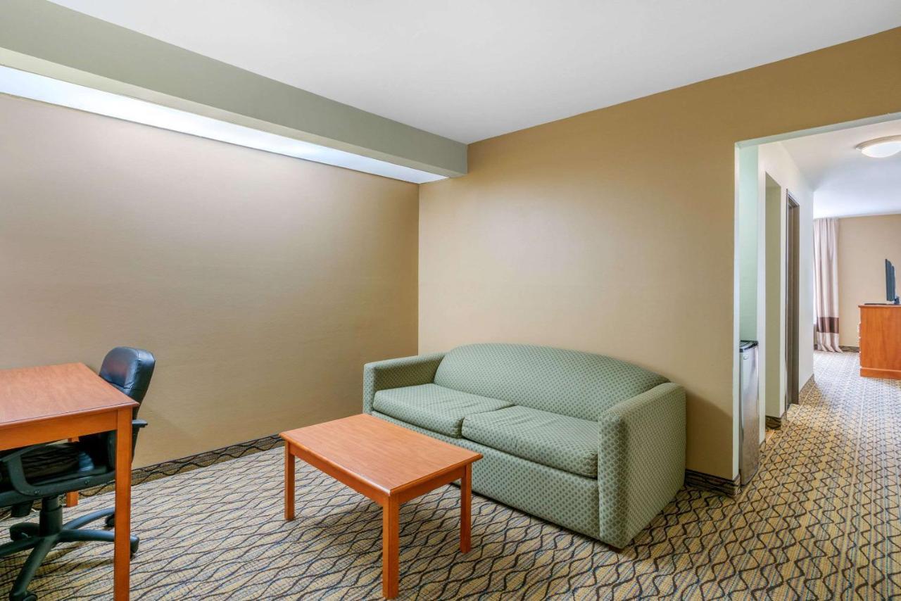 Quality Inn & Suites Jefferson City Zewnętrze zdjęcie