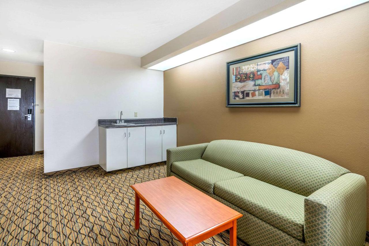 Quality Inn & Suites Jefferson City Zewnętrze zdjęcie