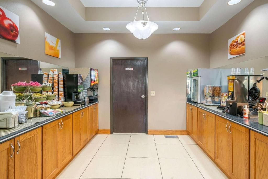 Quality Inn & Suites Jefferson City Zewnętrze zdjęcie