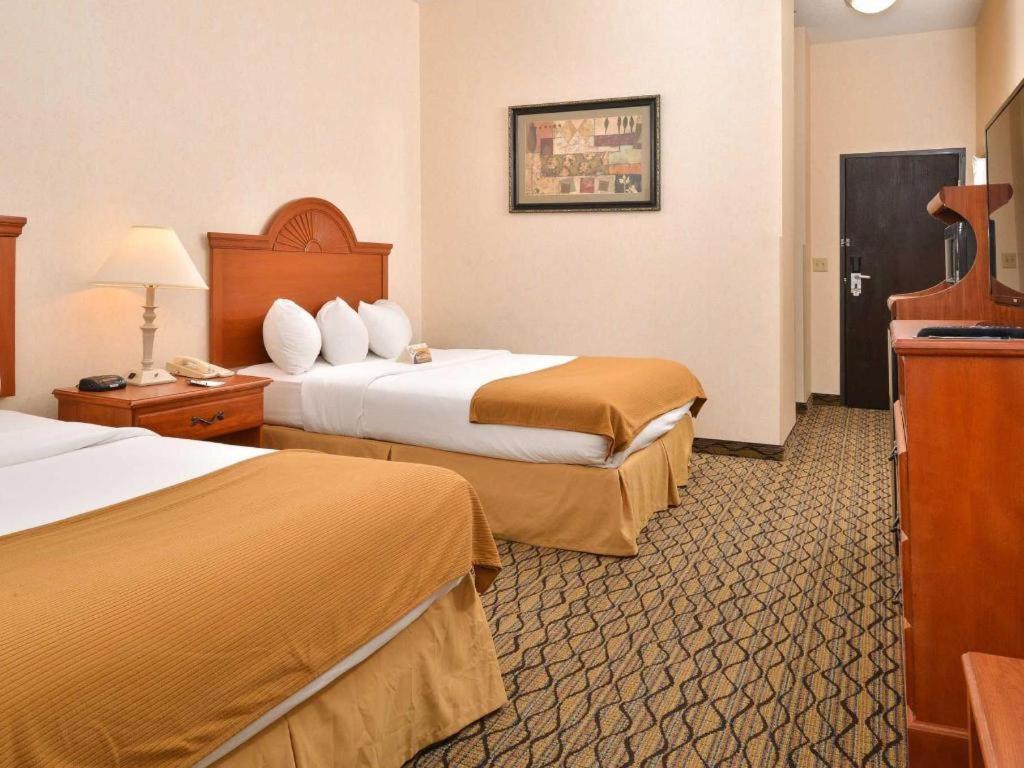 Quality Inn & Suites Jefferson City Zewnętrze zdjęcie