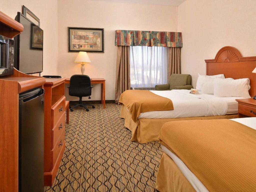 Quality Inn & Suites Jefferson City Zewnętrze zdjęcie