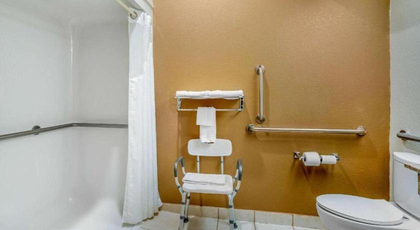 Quality Inn & Suites Jefferson City Zewnętrze zdjęcie