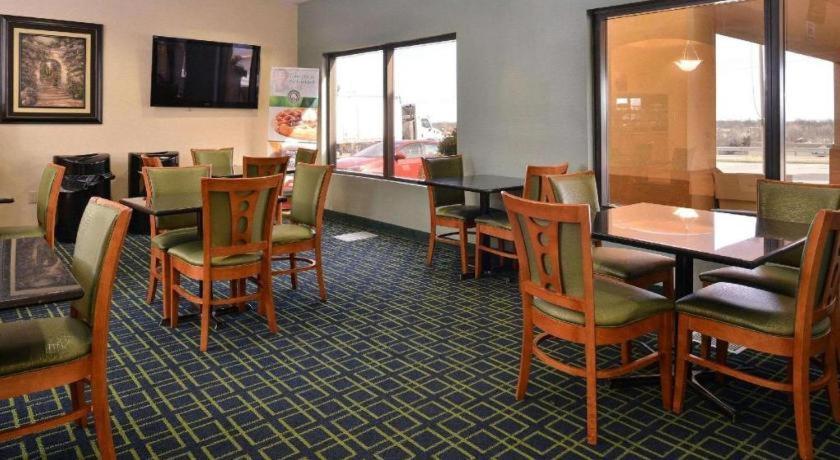 Quality Inn & Suites Jefferson City Zewnętrze zdjęcie