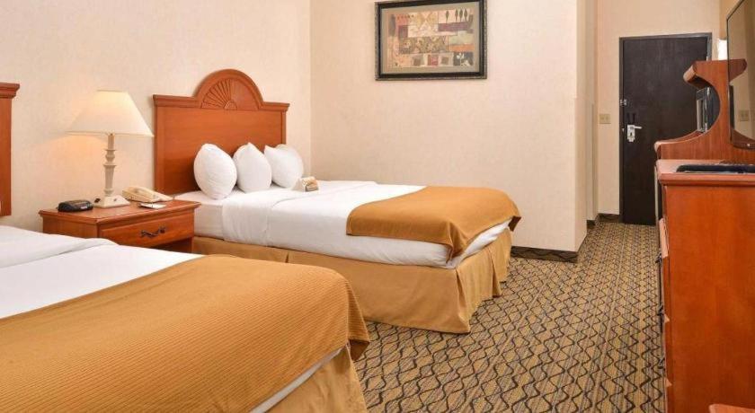 Quality Inn & Suites Jefferson City Zewnętrze zdjęcie