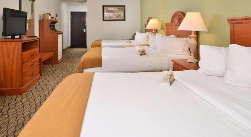 Quality Inn & Suites Jefferson City Zewnętrze zdjęcie