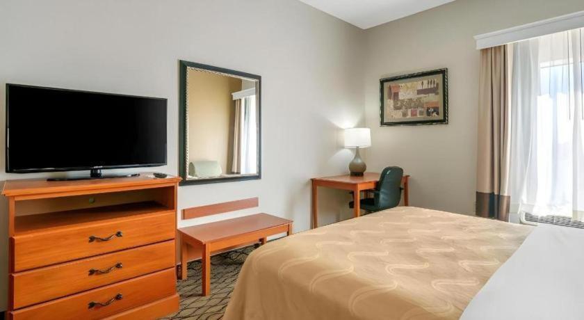 Quality Inn & Suites Jefferson City Zewnętrze zdjęcie