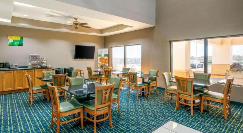 Quality Inn & Suites Jefferson City Zewnętrze zdjęcie
