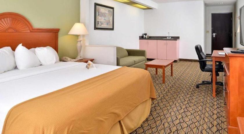 Quality Inn & Suites Jefferson City Zewnętrze zdjęcie