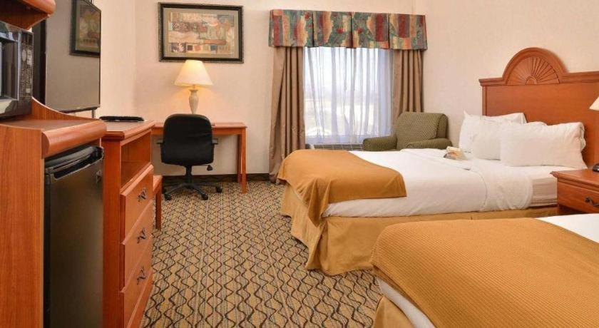 Quality Inn & Suites Jefferson City Zewnętrze zdjęcie