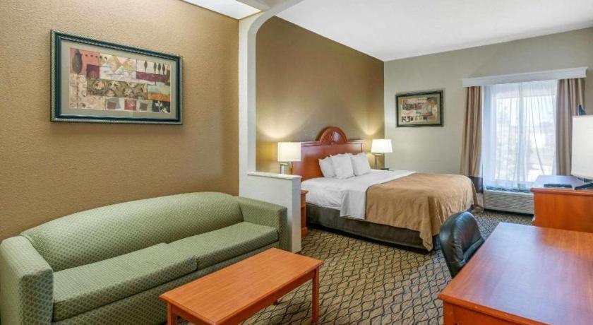 Quality Inn & Suites Jefferson City Zewnętrze zdjęcie