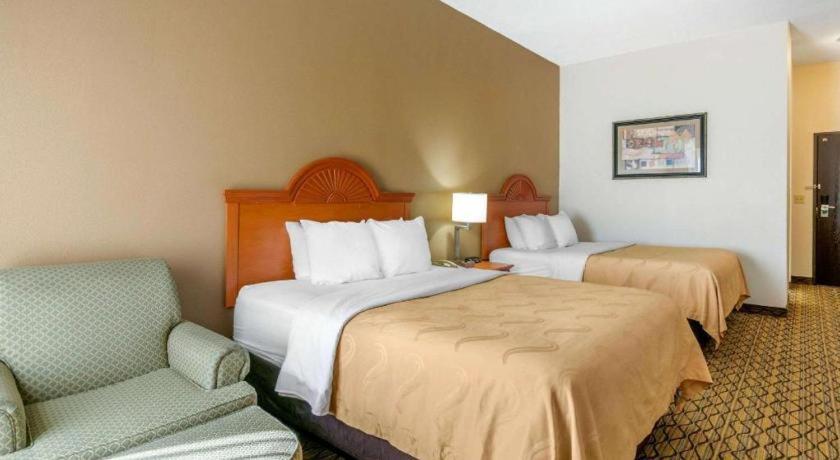 Quality Inn & Suites Jefferson City Zewnętrze zdjęcie